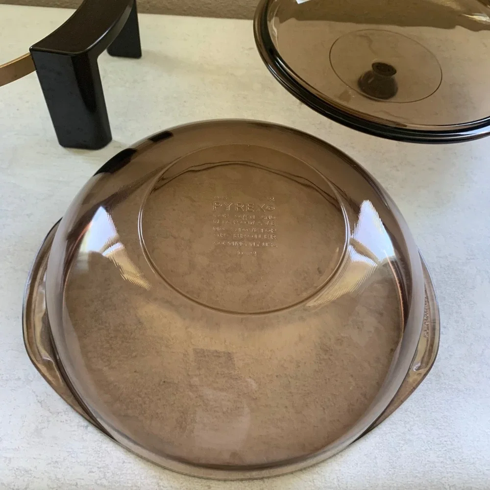 Vintage Pyrex 024 Amber 2 Qt Round Casserole Dish Lid & Warming Cradle Stand